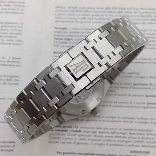 オーデマピゲ時計角部分ディテール